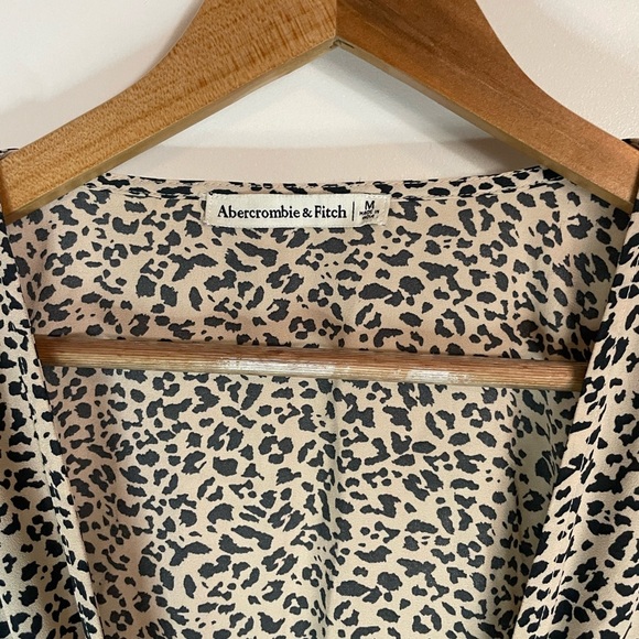 Abercrombie & Fitch Women’s Puff Sleeve Kimono Tan Leopard Size Medium - Picture 3 of 5